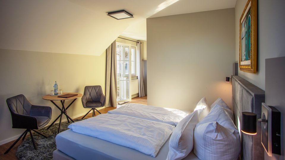 Superior Double Room with Balcony – View 1