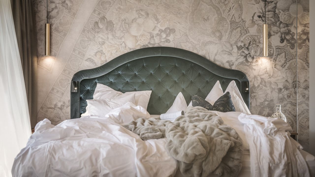 Hotel Theresa - Video #1