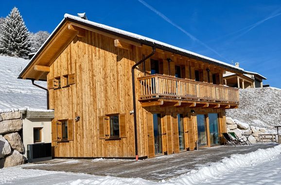 Winter, Casa Vela Farfalla, Arsie, Venetien, Italien