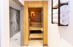 BIO HOTELS Naturapartments Alpbach: kleiner Wellnessbereich mit Sauna und Ruheraum - Naturapartments Alpbach, Alpbach, Tirol, Österreich