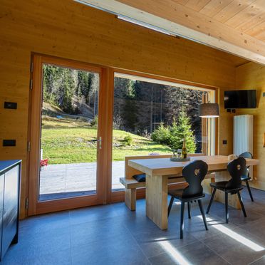 Esstisch, Chalet Pian De La Mola, Comelico Superiore (BL), Venetien, Italien