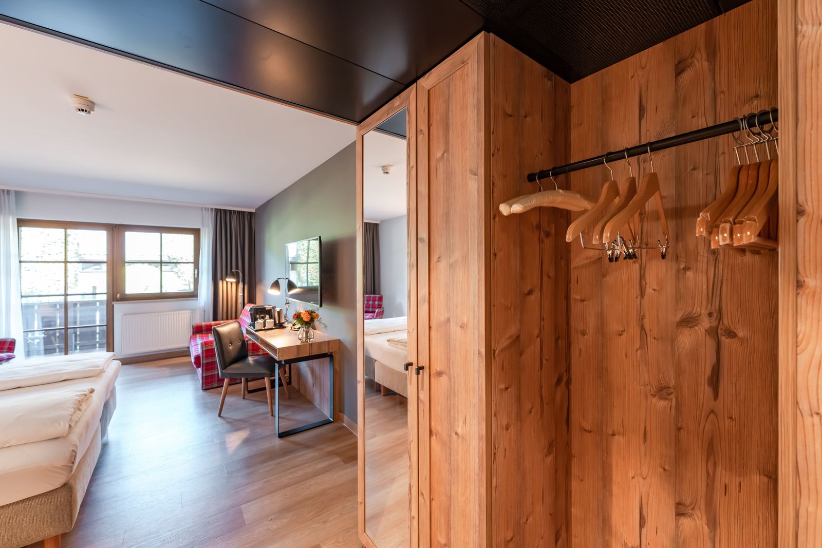 Deluxe Double Room with Mountain View image 2 - LA GAP Alpin Boutique Hotel