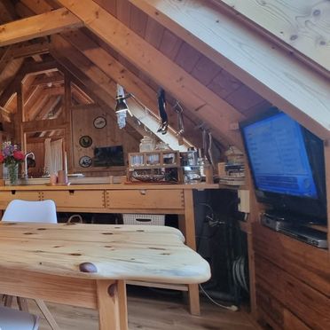 Küche mit Esstisch, Waldmelodie Hütte, Wiel, Steiermark, Österreich